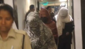 छत्तीसगढ़ में स्पा की आड़ में सेक्स रैकेट का खुलासा: अलग-अलग कमरों में इस हाल में मिलीं युवतियां, अंदर का नजारा देख पुलिस के उड़े होश