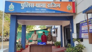 परिवार उड़ा रहा था शादी की दावत, इधर, चोरों ने उड़ा लिये लाखों के गहने, पुलिस आरोपियों को दबोचा