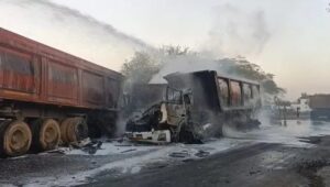 दो जिलों में भीषण हादसे, ट्रेलर टक्कर और पिकअप की ठोकर से 2 की मौत