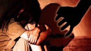 RAIPUR में 8 साल की बच्ची से रेप : सिग्नल से खाना खिलाने के बहाने कार में बैठाया, VIP रोड ले जाकर दुष्कर्म, आरोपी ड्राइवर गिरफ्तार…