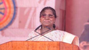 बस्तर पंडुम के शुभारंभ कार्यक्रम में बोली राष्ट्रपति, आदिवासियों की संस्कृति में बसती है छत्तीसगढ़ की आत्मा, बच्चियों को पढ़ाने का किया आह्वान
