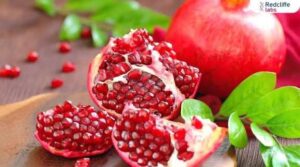 अनार सेहत के लिए फायदेमंद, लेकिन इन लोगों को बरतनी चाहिए सावधानी