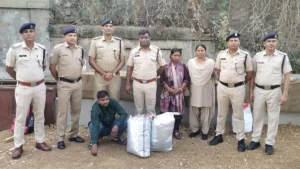 प्रेमी-प्रेमिका की जोड़ी करती थी गांजा तस्करी, पुलिस ने ट्रेन में सफर के दौरान पकड़ा