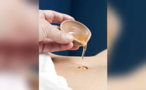 रात को सोने से पहले नाभि में डालें सिर्फ 2 बूंद तेल: छोटे से उपाय के बड़े फायदे, असर जानकर रह जाएंगे हैरान!