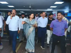 गर्भस्थ शिशु की मौत, डॉक्टर्स पर भड़कीं मंत्री राजवाड़े, बोलीं- मेरा ब्लड ले लो