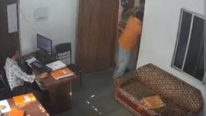 केस की जानकारी लेने पहुंचे BJP कार्यकर्ता को ASI ने कथित तौर पर जड़े 20 थप्पड़…