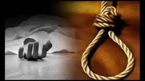 प्रेमी के घर में युवती ने लगाई फांसी, परिजनों ने उठाए गंभीर सवाल