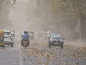 CG Weather Update Today: प्रदेश में बारिश का अलर्ट, 40 किमी रफ्तार से चल सकती हैं हवाएं…