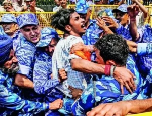 नासिक में नीट पेपर लीक मामले में सीबीआई ने अहिल्यानगर से दूसरा आरोपी धनंजय लोखंडे गिरफ्तार