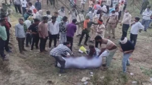 खेत में बोरी से मिला युवक के टुकड़ों में शव, दुर्गंध से खुला सनसनीखेज हत्याकांड, इलाके में दहशत