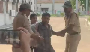 जनदर्शन में हंगामा: युवक ने खुद पर उड़ेला केरोसिन, इच्छामृत्यु की मांग को लेकर कलेक्ट्रेट पहुंचा परिवार, पार्षद के खिलाफ….