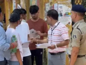 छत्तीसगढ़ में 45 हजार अभ्यर्थियों ने दी परीक्षा, रायपुर में एडमिट कार्ड विवाद पर हंगामा