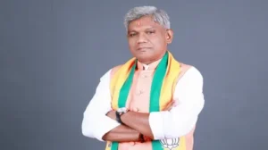 CG News : गौ सेवा आयोग अध्यक्ष की गाड़ी पर हमले की कोशिश, नशे में धुत युवकों ने की बदसलूकी, आरोपी गिरफ्तार