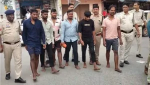 सूरजपुर में पुलिस की बड़ी कार्रवाई, डायल 112 टीम पर हमला करने वाले 8 आरोपी गिरफ्तार, निकाला गया जुलूस