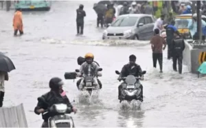 CG Weather Update: छत्तीसगढ़ में 48 घंटे भारी बारिश का अलर्ट, 5 ट्रेनें रद्द, महिला की मौत