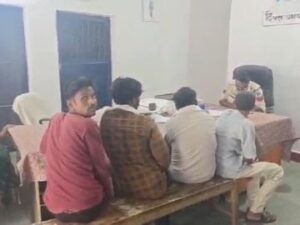 सूरजपुर में पति के सामने पत्नी से गैंगरेप:पति नशे में था, 4 बदमाश महिला को खेत में ले गए और वारदात को दिया अंजाम…