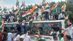 RJD मार्च में हंगामा, तेजस्वी यादव हिरासत में