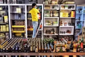 छत्तीसगढ़ आबकारी विभाग की बड़ी कार्रवाई : ओवररेटिंग मामले में दो आबकारी उप निरीक्षक निलंबित